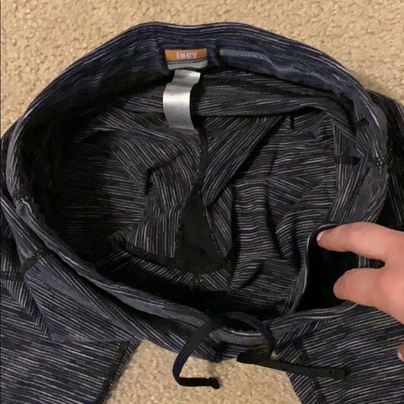 Lucy workout capris. Size small - Picture 3 of 4